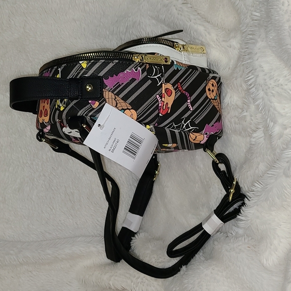 Mini dog vampire kitsch backpack Halloween candy treats theme 2021 - Picture 4 of 8